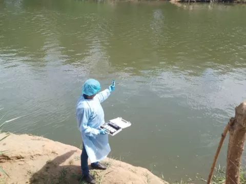 Inspeccionan puntos de extracción de agua para garantizar calidad en las mojaderas