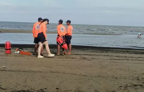  ‘Cheito’ pierde la vida ahogado en un paseo familiar en playa El Uverito en Las Tablas