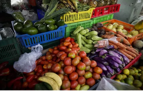 Alimentarse de manera sana en la mediana edad se relaciona con un envejecimiento saludable