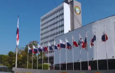  Contralor defiende auditorías en la Asamblea Nacional