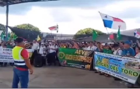 Sindicatos en Bocas del Toro prolongan el paro de labores hasta el lunes