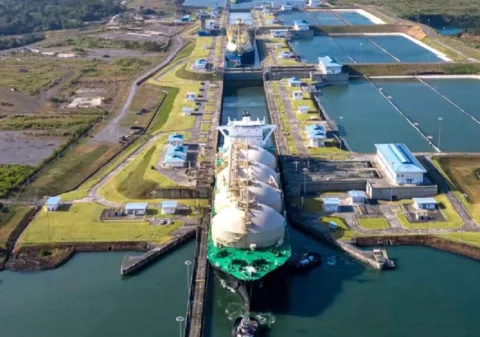 En ribera oeste del Canal se ubicaría terminal de trasiego de gas licuado
