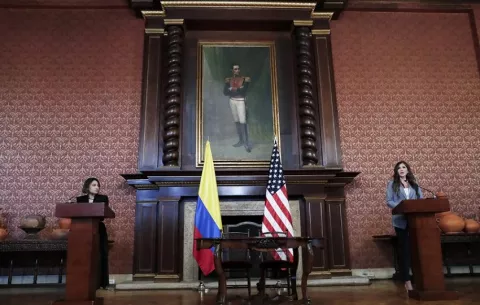 Colombia y EE.UU. afianzan cooperación migratoria y seguridad en visita de secretaria Noem