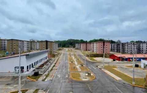 Avanza construcción de multifamiliares en Alto de Los Lagos en Colón
