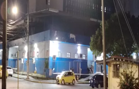 Un muerto y cinco heridos en un tiroteo durante un 'parking' en Arco Iris, Colón