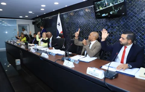 Conforman subcomisión para evaluar reglamento interno de la Asamblea Nacional