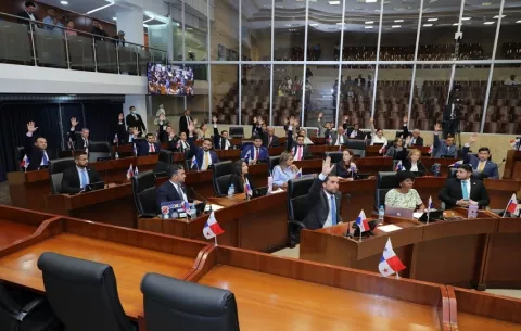 Asamblea retoma discusión del proyecto de reformas a la CSS