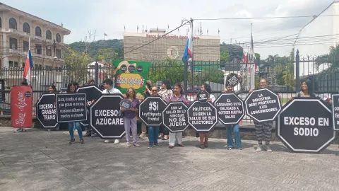 Exigen que etiquetado frontal sea aprobado en la Asamblea