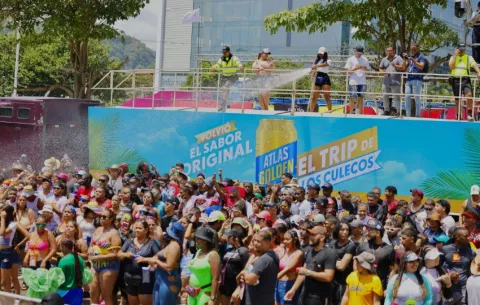 El Festival Carnavalístico celebró el primer día de culecos