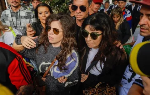 Las hijas de Maradona no podrán asistir al juicio hasta que sean llamadas a declarar