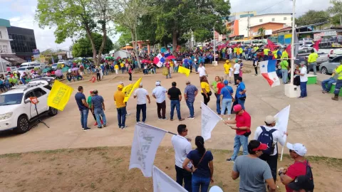 Baja asistencia en las escuelas del Oeste ante llamado a huelga