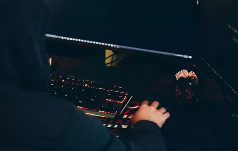 Campaña de malware apunta hacia los ‘YouTubers’