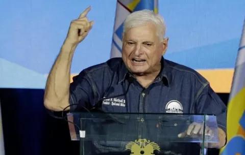 Martinelli hace un llamado a trabajar por Panamá