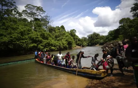 Flujo migratorio a través de la selva del Darién se redujo en un 99%