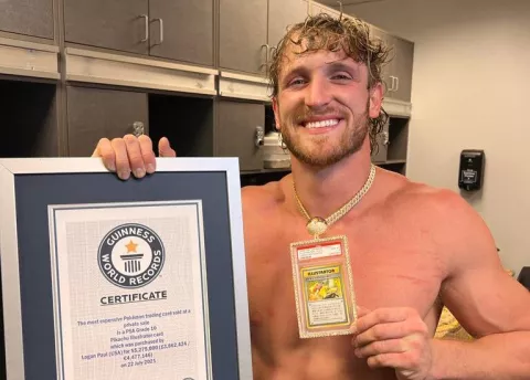 Paul Logan transforma su carta de Pokémon