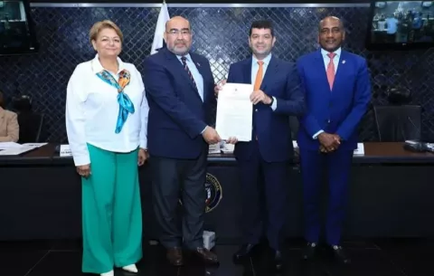 Pedro Sittón ya puede presentar sus credenciales en Jamaica; aspira a promover el turismo