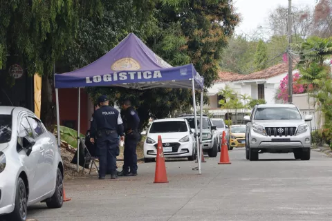 Policía redoblará presencia en embajada ante traslado de Martinelli a aeropuerto