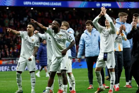 Real Madrid sobrevive en los penaltis y avanza a cuartos de final en la Champions
