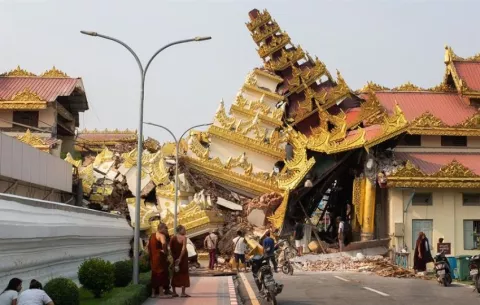 Junta militar eleva a 1,644 los muertos por el terremoto en Birmania