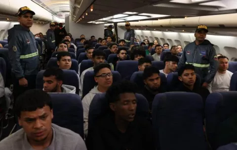 Llegan a Venezuela 199 migrantes deportados desde Estados Unidos