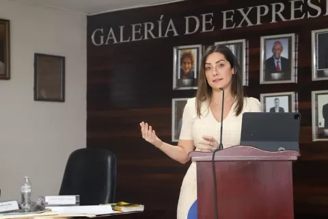 Moltó considera que no existe conflicto de interés con designación de Astrid Ábrego