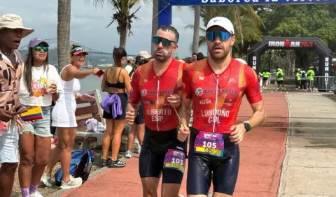Alberto Carrillo es un ciego con 'visión competitiva' en el Ironman 70.3 de Panamá