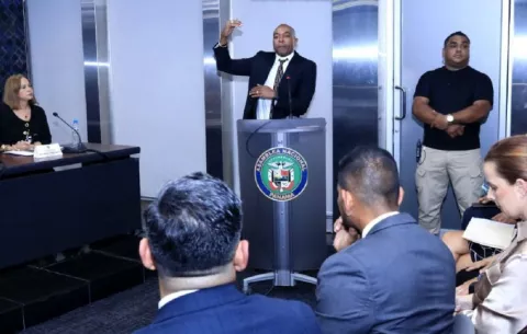 Comisión de Gobierno rechaza ley de amnistía por delitos políticos 