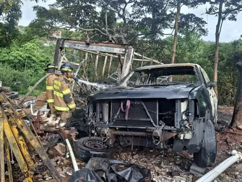 Dos incendios y un accidente vehicular en Colón durante las últimas 24 horas