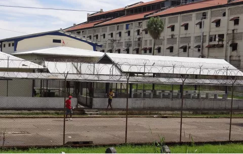 Aplican 16 años de cárcel para padrastro que abusó de su hijastra