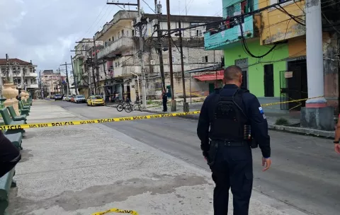Hombre de 34 años queda hospitalizado por un disparo en la cabeza