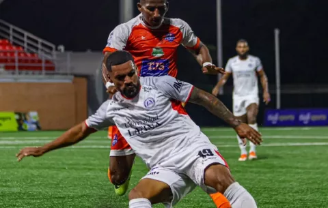 Plaza Amador y Universitario se mantienen como líderes del fútbol panameño