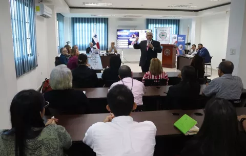 Docentes con diplomas no acreditados siguen laborando en la Unachi