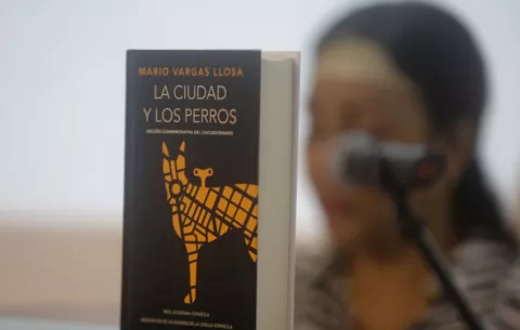 El Centro Cultural de España en Panamá homenajea al Nobel Vargas Llosa en el Día del Libro