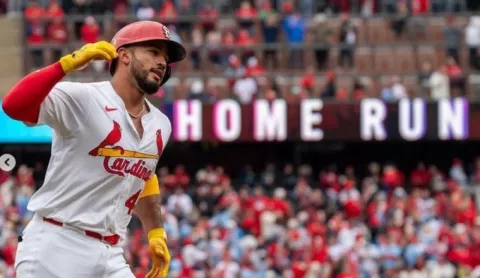 Iván Herrera pega tres jonrones y hace historia con los Cardenales de San Luis