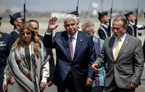 Mulino llegó a Perú en medio de tensión diplomática con EE.UU. sobre el Canal de Panamá