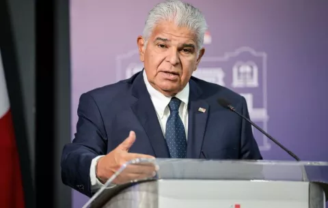 Mulino responde a Trump: Peajes del Canal de Panamá se rigen por tratados vigentes