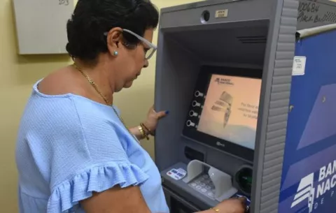 Jubilados y pensionados recibirán el primer bono en la segunda quincena de abril