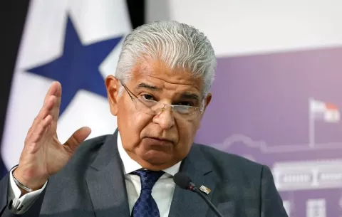 Martinelli: 'No se puede cuestionar el sentir patrio del presidente Mulino'