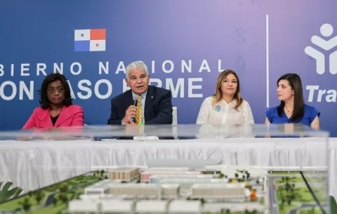 Mulino insta a docentes a priorizar la educación ante huelga indefinida