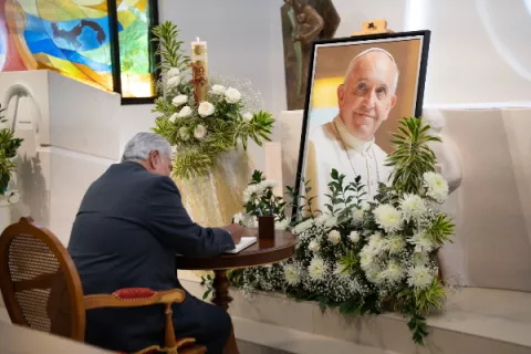 José Raúl Mulino no asistirá al funeral del papa Francisco