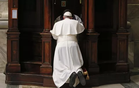 Francisco, el papa que renunció a los símbolos de opulencia de la iglesia católica