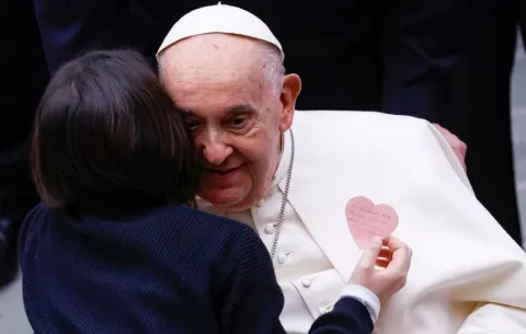El papa será velado en la capilla de su residencia desde hoy tras constatar su muerte