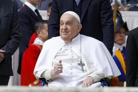 Papa delega a cardenales los ritos de Semana Santa y escribe el texto del Vía Crucis