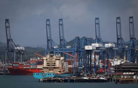 Hay indicios de que la venta de puertos panameños a BlackRock 'va a avanzar', dice Mulino