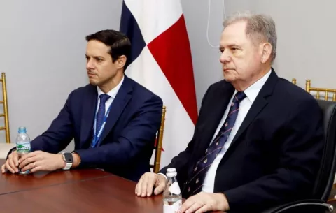 Reino Unido ofrece a Panamá un crédito para cubrir hasta 85% de gran proyecto ferroviario