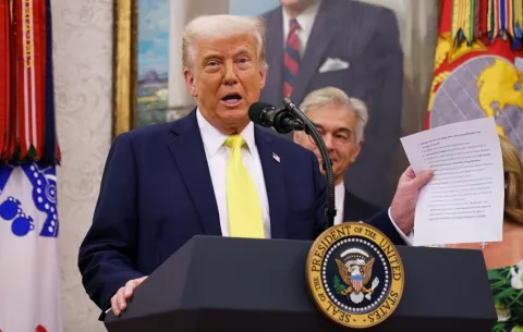 Donald Trump dice ver 'entusiasmo' de Rusia y Ucrania por la paz y confía en 'conseguir' arreglo