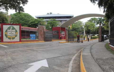 Universidad de Panamá, en el Ranking AD Scientific 2025 como la mejor del país