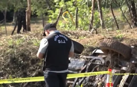 Colisión entre dos pick-ups deja un muerto y varios heridos en Veraguas