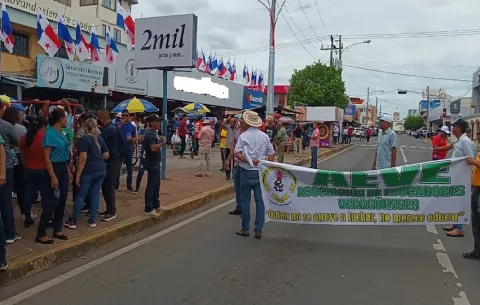 En Veraguas y Chiriquí los docentes se han manifestado en las calles, mientras las aulas se mantienen vacías