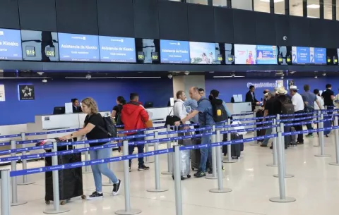 Panamá reanuda vuelos comerciales con Venezuela